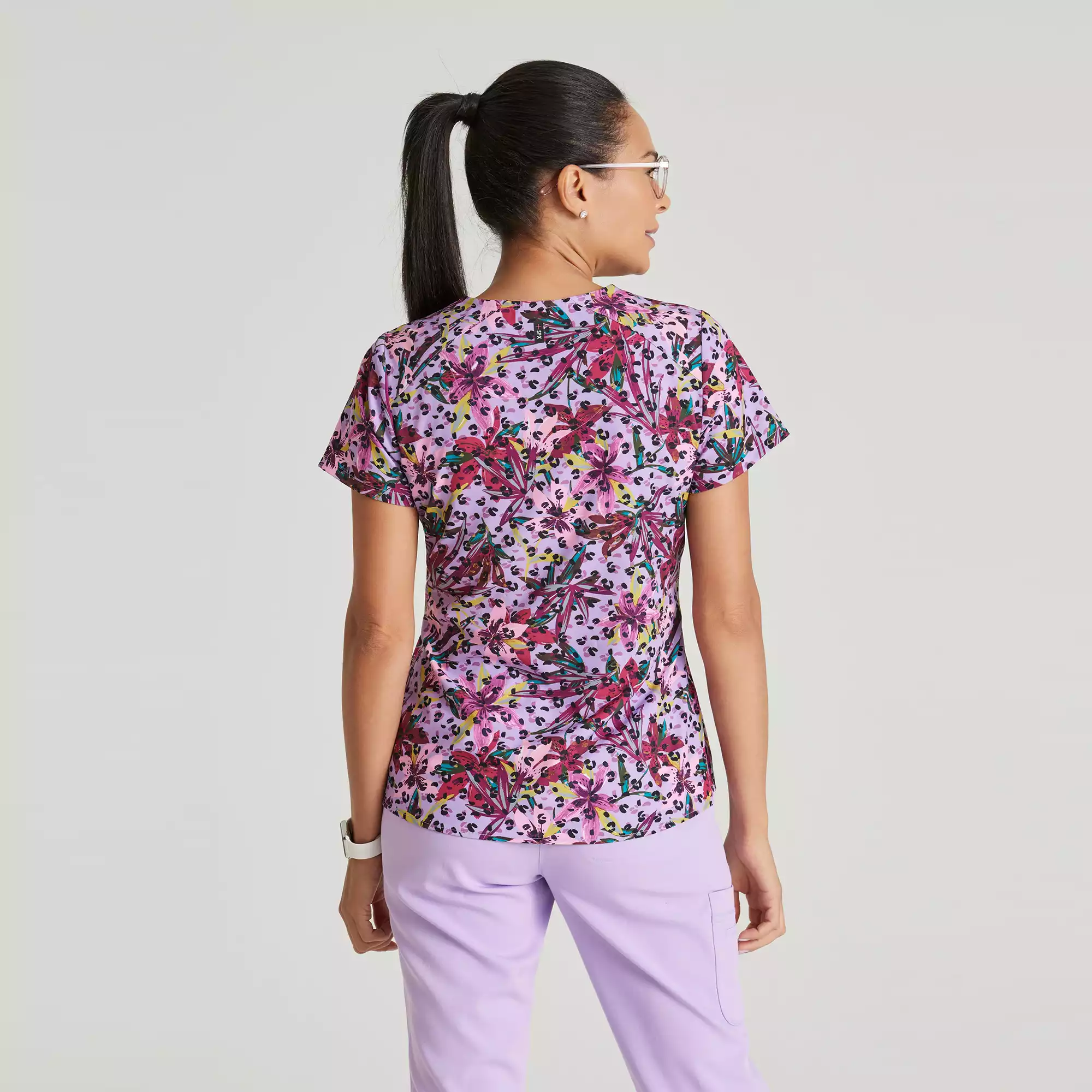 Greys-Anatomy-Spandex-Stretch-Womens-Angled-4-Pocket-V-Neck-Top-GRST154-Tropical-Morning-02.webp