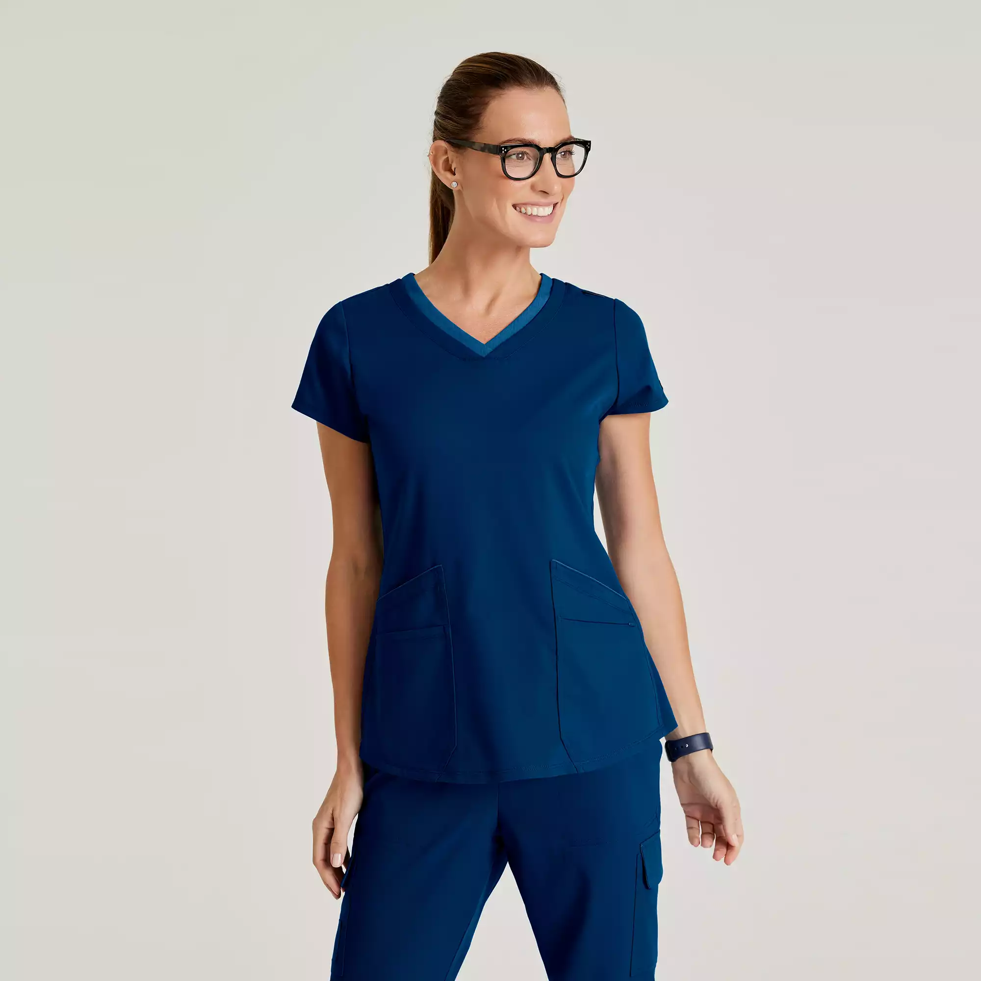 Grey's Anatomy Spandex Stretch Women's 4 Pocket Two-Toned V-neck Top | GRST194 1 Grey's Anatomy Spandex Stretch Women's 4 Pocket Two-Toned V-neck Top | GRST194 - Image 1